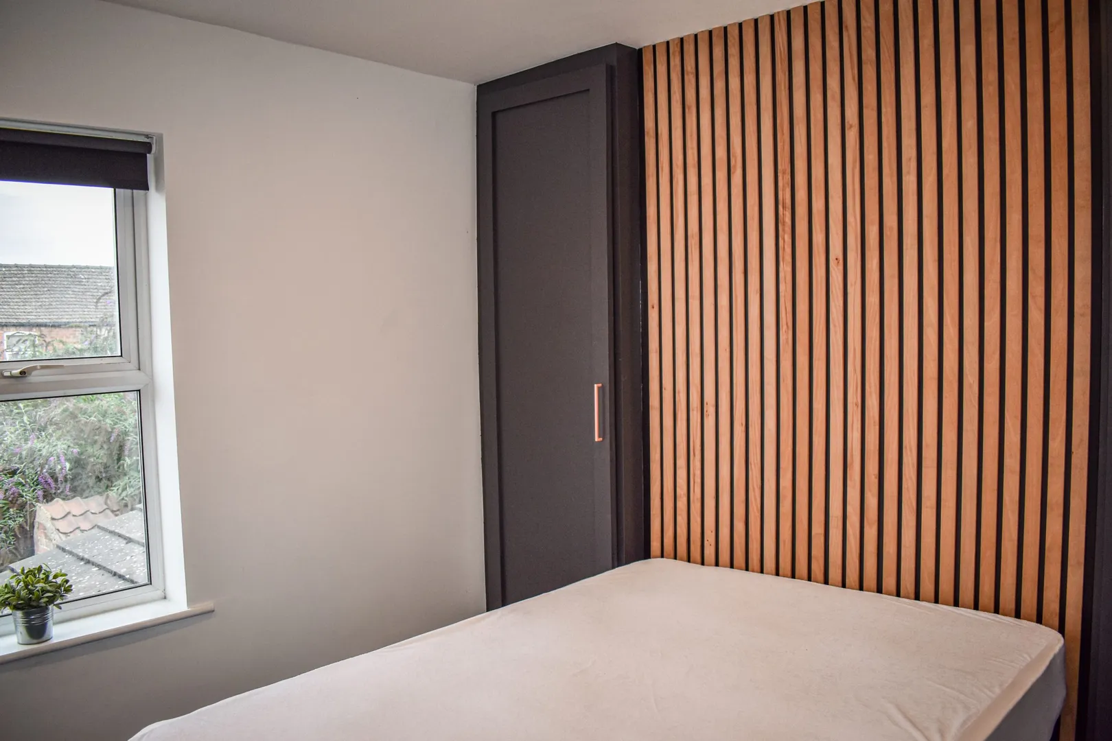 Stylish 2 Bed Terraced House // Sep 2026 - Image 10